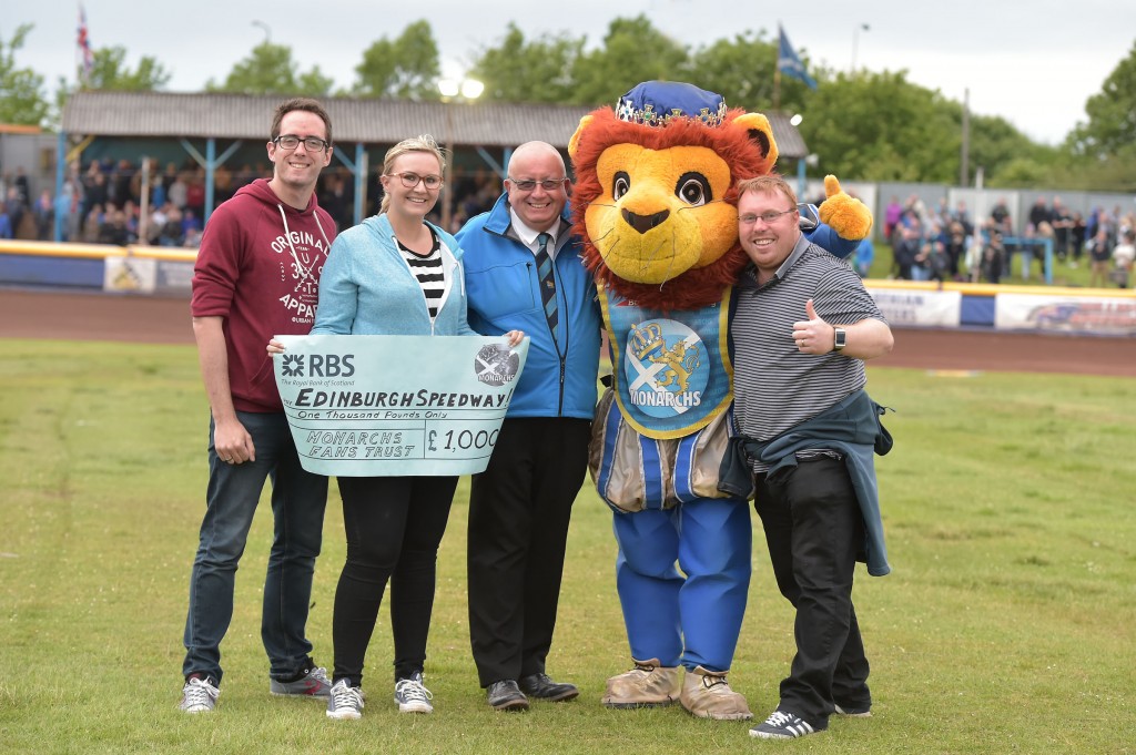 Brian Gray receives Monarchs Fans Trust cheque. Photo courtesy of Ron MacNeill.